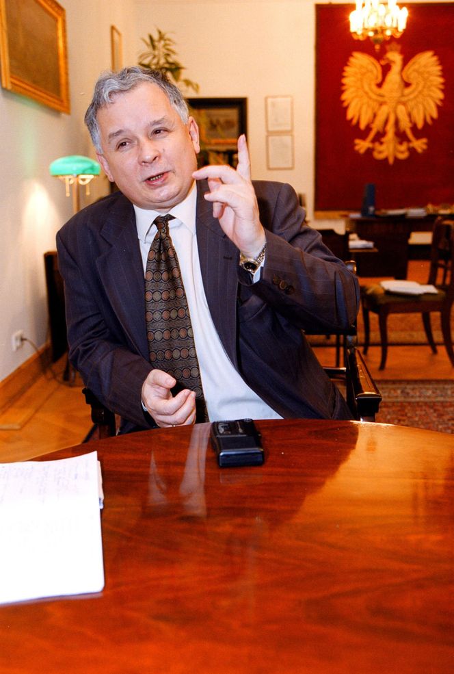 AI wybrała 5 najlepszych polityków w Polsce ostatnich 30 lat!