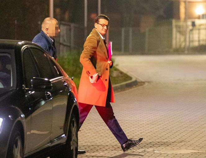 Mateusz Morawiecki i Jacek Sasin odwiedzili Jarosława Kaczyńskiego w szpitalu