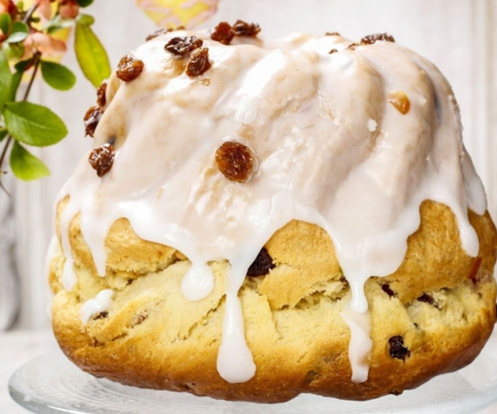 Baba drożdżowa z rodzynkami