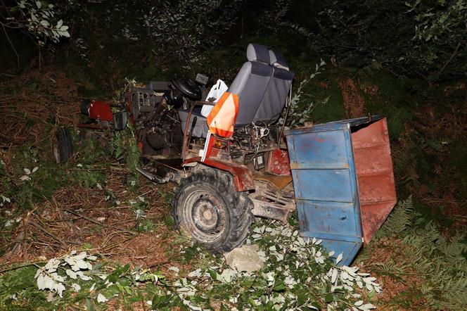 Tragedia pod Tarnowem. Traktor OSUNĄŁ SIĘ ze zbocza i przygniótł 73-latka. Mężczyzny nie udało się uratować
