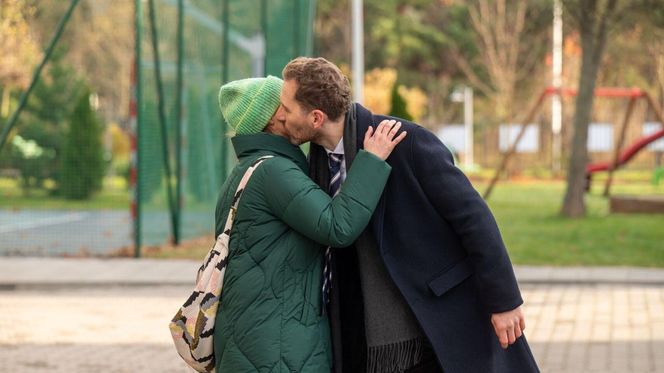 	Barwy szczęścia odc. 3174. Szczepan Krajewski (Robert Gulaczyk), Gabrysia Niedzielska (Marta Juras)