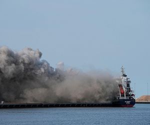 Potężna eksplozja na statku wypełnionym gazem u wybrzeży Jemenu. Jeden marynarz zaginął, jednostka dryfuje