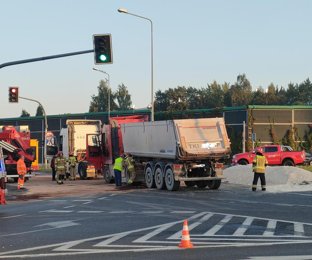 Przewrócona ciężarówka w Kielcach