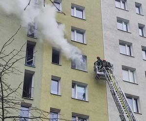 Pożar bloku przy ul. Łukowskiej w Warszawie