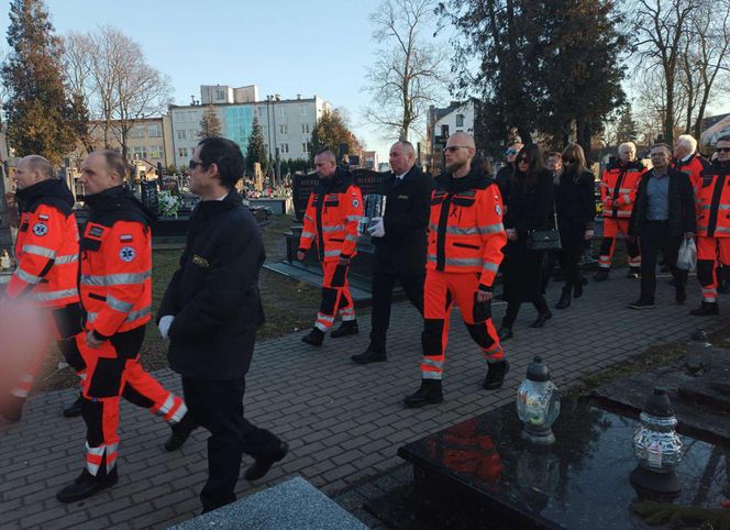 Pogrzeb ratownika medycznego zabitego w Siedlcach. Bliscy żegnają pana Cezarego