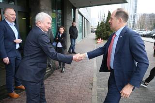 My, Amerykanie i Polacy, stoimy ramię w ramię