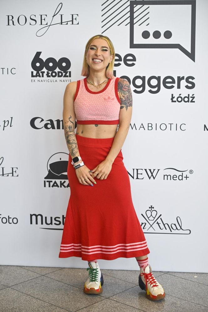 Influencerka kupiła viralową drożdżówkę za 59 zł. To, co w niej znalazła mocno ją zaskoczyło
