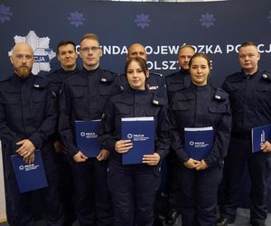 Nowi policjanci wypowiedzieli słowa przysięgi. Na Warmii i Mazurach rekrutacja wciąż trwa [ZDJĘCIA]