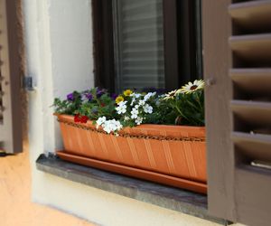 Parapet z miejscem na doniczkę 