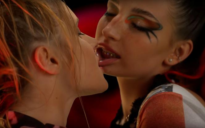 Julia Wieniawa "Rozkosz"