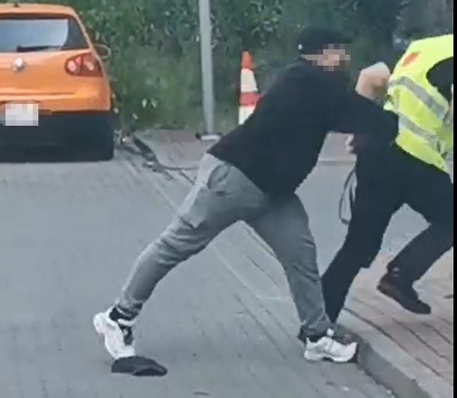 Dostawca jedzenia pobił ochroniarza w Warszawie! Poszło o parkowanie na Ochocie 