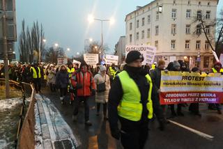 Protest przed siedzibą PiS. Nie chcą obwodnicy obok swoich domów.  Czy słusznie? [WIDEO]