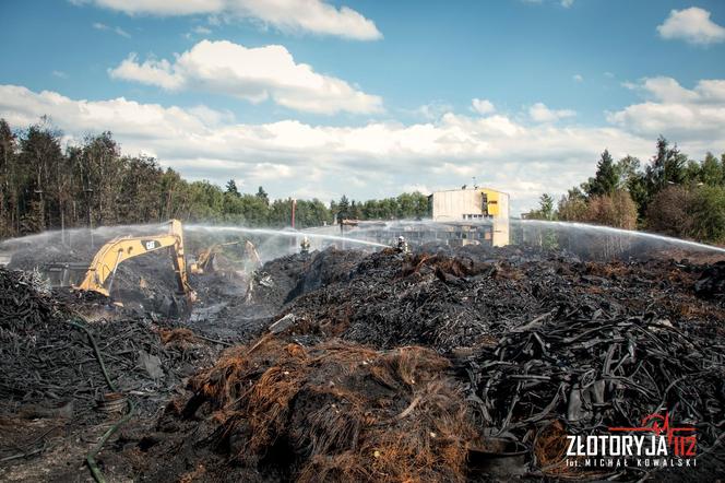 Pracownik oblany gorącym olejem, kolejny zmarł po wypadku