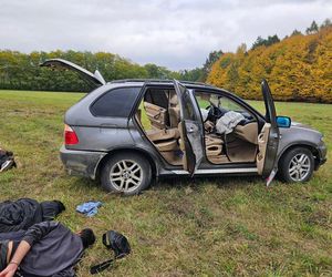 Dramatyczny pościg w Wołominie! BMW w rowie, imigranci z Afganistanu w rękach policji