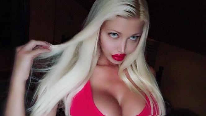 Isis Gee wygląda jak Barbie