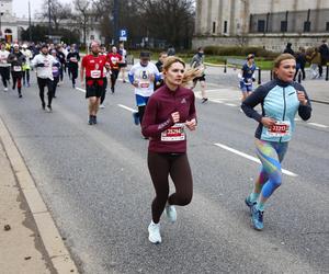 Bieg na Piątkę 2024, Warszawa - zdjęcia. Biegłeś? Szukaj się w galerii!