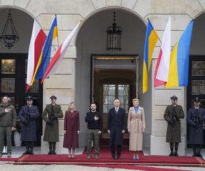 Powitanie prezydenta Ukrainy pod Pałacem Prezydenckim