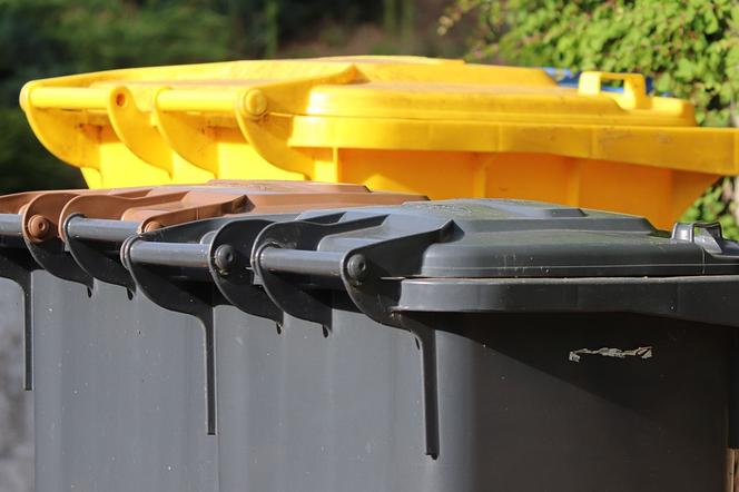 Będą nowe opłaty za śmieci? Radni Warszawy chcą kolejnych zmian