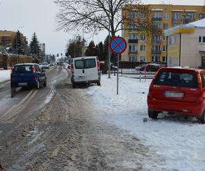 Zamość. Nie chciała zderzyć się z autem, wjechała w pieszą. Ranna 65-latka trafiła do szpitala 