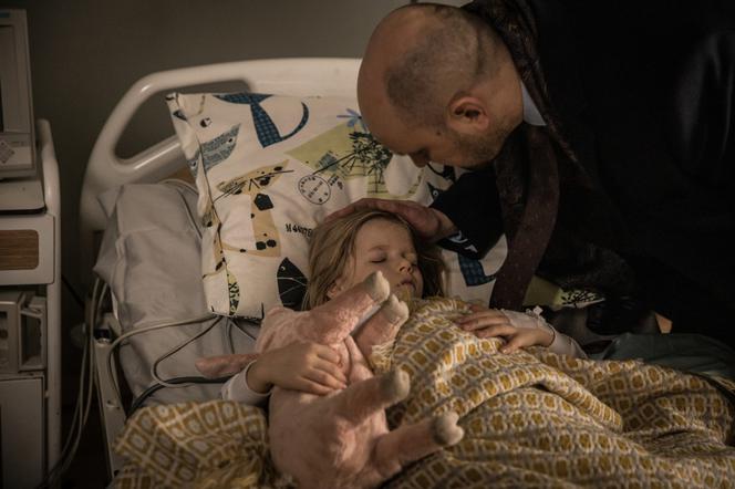 Diagnoza 4 sezon odc. 1.  Jan Artman (Adam Woronowicz), Zosia (Helenka Zawistowska)