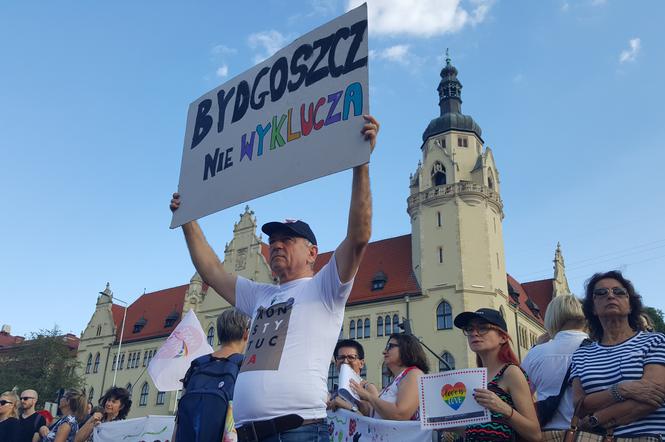 Bydgoszcz solidarna z Białymstokiem. - Każdy ma prawo do miłości i szacunku! [ZDJĘCIA] 