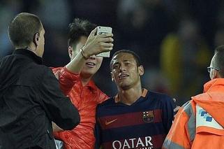 Neymar ukarany za selfie z kibicem?