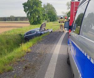 ​Auto zniszczone, kierowca w szpitalu