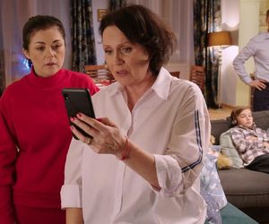 	M jak miłość odc. 1852. Marysia (Małgorzata Pieńkowska), Kinga (Katarzyna Cichopek), Piotrek (Marcin Mroczek)