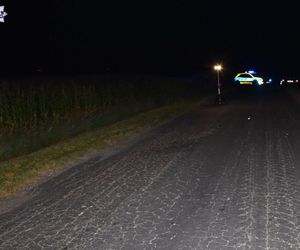 Tragedia! Samochód przejechał po leżącym na jezdni mężczyźnie
