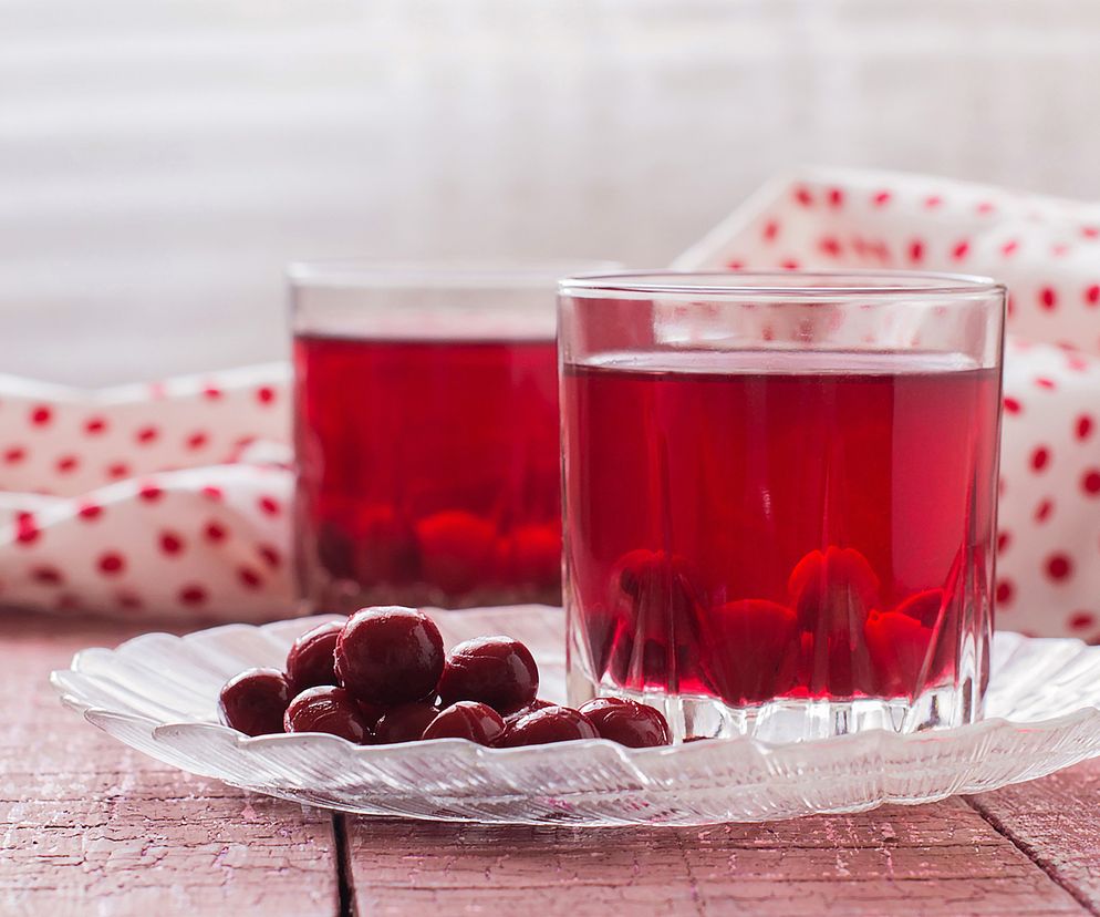 Kompot z wiśni na zimę bez pasteryzownia: łatwy przepis na pyszny napój