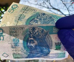 Kserowali banknoty i płacili nimi za zakupy. Rodzina z Chorzowa otworzyła własną fabrykę pieniędzy