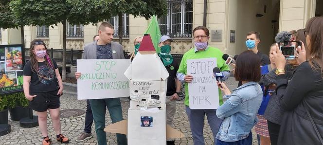 Protest przeciwko podwyżce cen biletów w MPK Wrocław