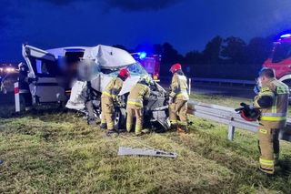 Poważny wypadek na S17. Bus wbił się pod ciężarówkę! Są poszkodowani