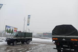 Na placu budowy parkingu w Starachowicach Dolnych znaleziono niewybuch [ZDJĘCIA]