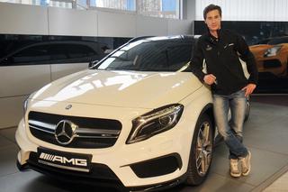 Czym jeździ Kamil Stoch: Mercedes GLA 45 AMG w rękach Sportowca Roku 2014