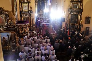 Pogrzeb diakona z Sosnowca. Ostatnie pożegnanie Mateusza w Wolbromiu