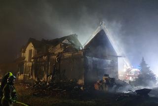 Pożar domu w powiecie bydgoskim! Strażacy nie wykluczają podpalenia [ZDJĘCIA]