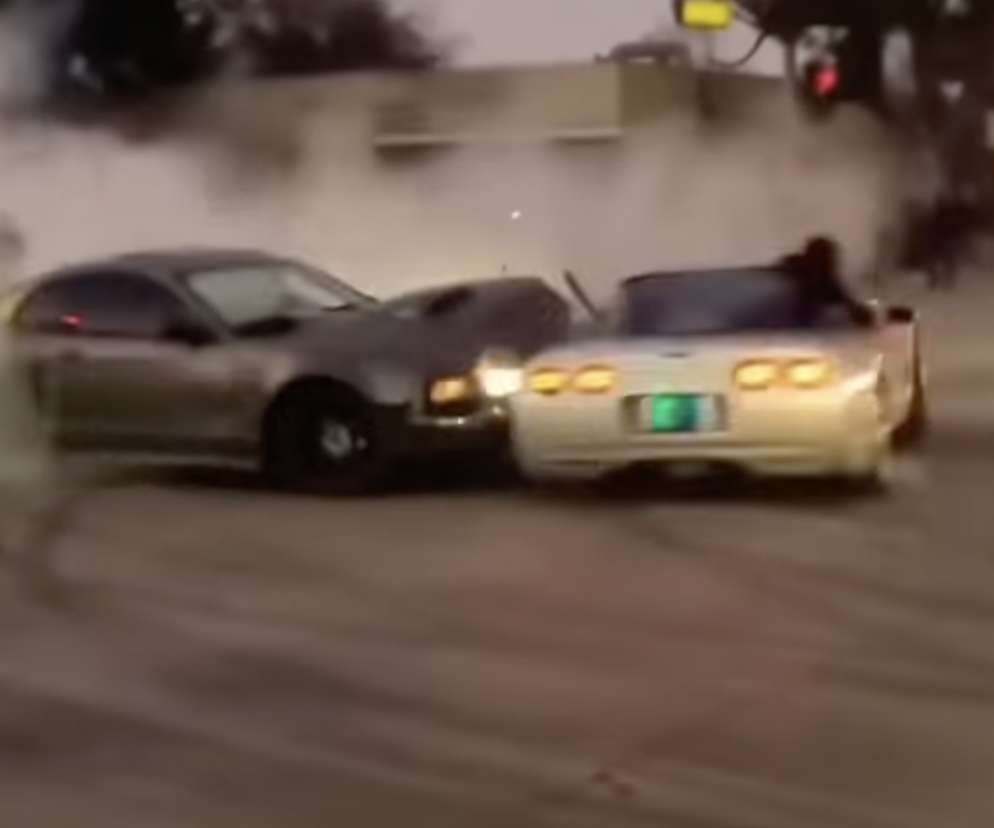 Wypadek Mustanga i Corvette