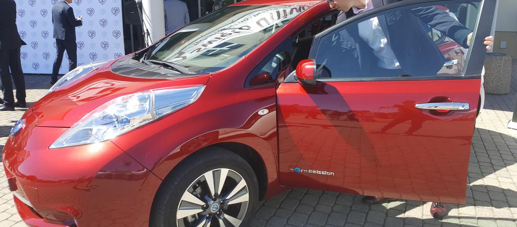 Bydgoska uczelnia ma stację do samochodów elektrycznych! [ZDJĘCIA]