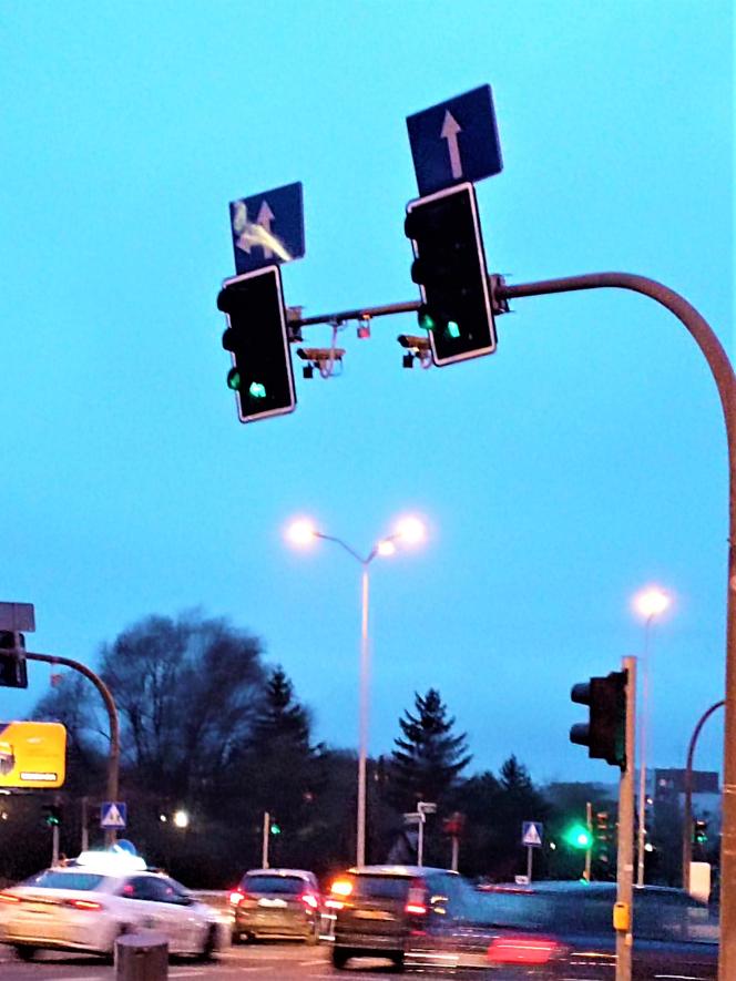 Kamery wyłapią kierowców przejeżdżających na czerwonym świetle