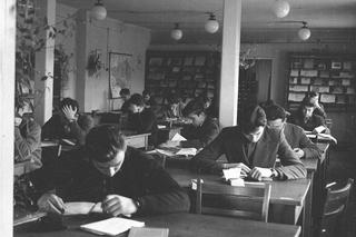 Życie studenckie w osiedlu akademickim Przyjaźń na Jelonkach w Warszawie