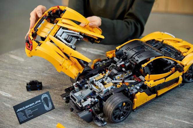 LEGO Technic McLaren P1