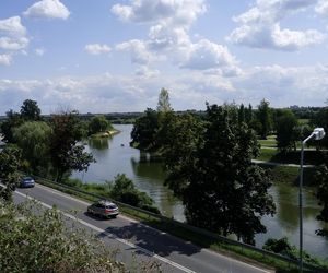 Królewskie miasto jest najstarsze w Świętokrzyskiem. Słynie z atrakcji i serialowego księdza!