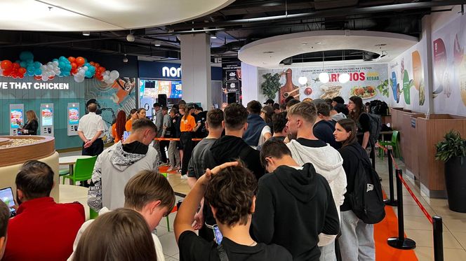 Tłumy na otwarciu Popeyes w Białymstoku