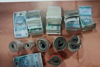 Mieli w worku… ponad 100 tysięcy złotych. Oszuści zatrzymani przez policję