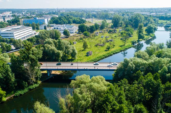 Budowa mostów nad Brdą