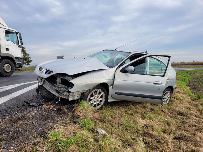 Poważny wypadek koło Torunia. Kierowca miał ogromne szczęście