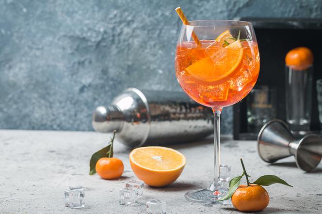 aperol-spritz-przepis-na-wloski-napoj-na-upalne-wieczory.jpg