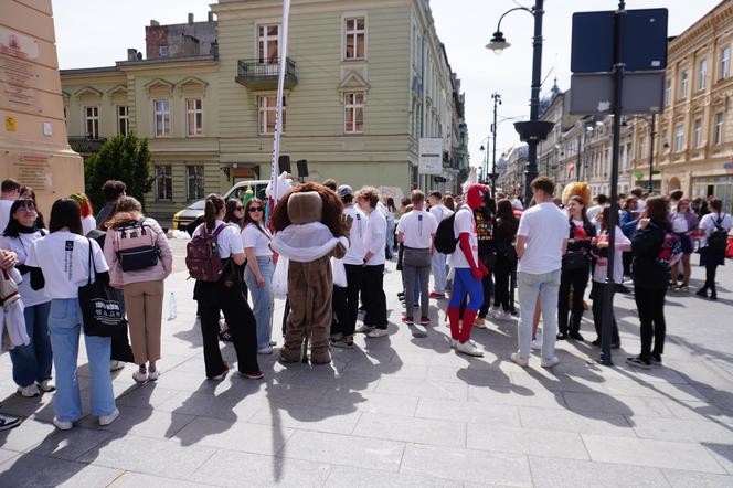 Pochód Juwenaliowy Łódzkich Uczelni. Studenci przejęli Łódź! [ZDJĘCIA]