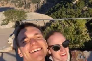 Popularny influencer wziął ślub z ukochanym! Zagraniczna ceremonia wyglądała zjawiskowo [ZDJĘCIA]